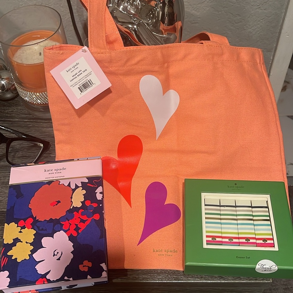 NWT KATE SPADE ♠️ NEW YORK DESKTOP NOTEPAD 200 LINE SHEETS, ERASER SET, & TOTE.